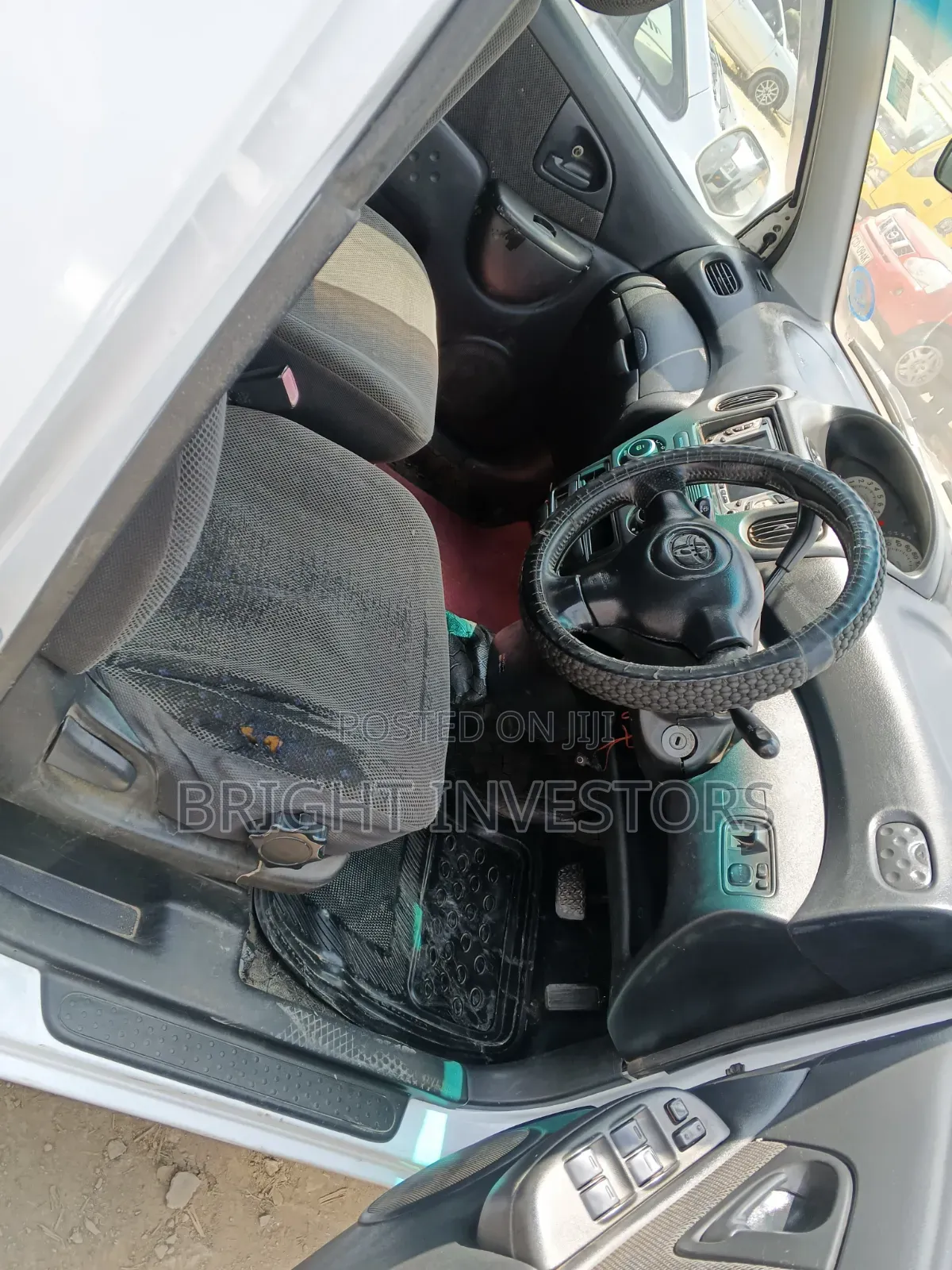Toyota Fun Cargo 2008 White