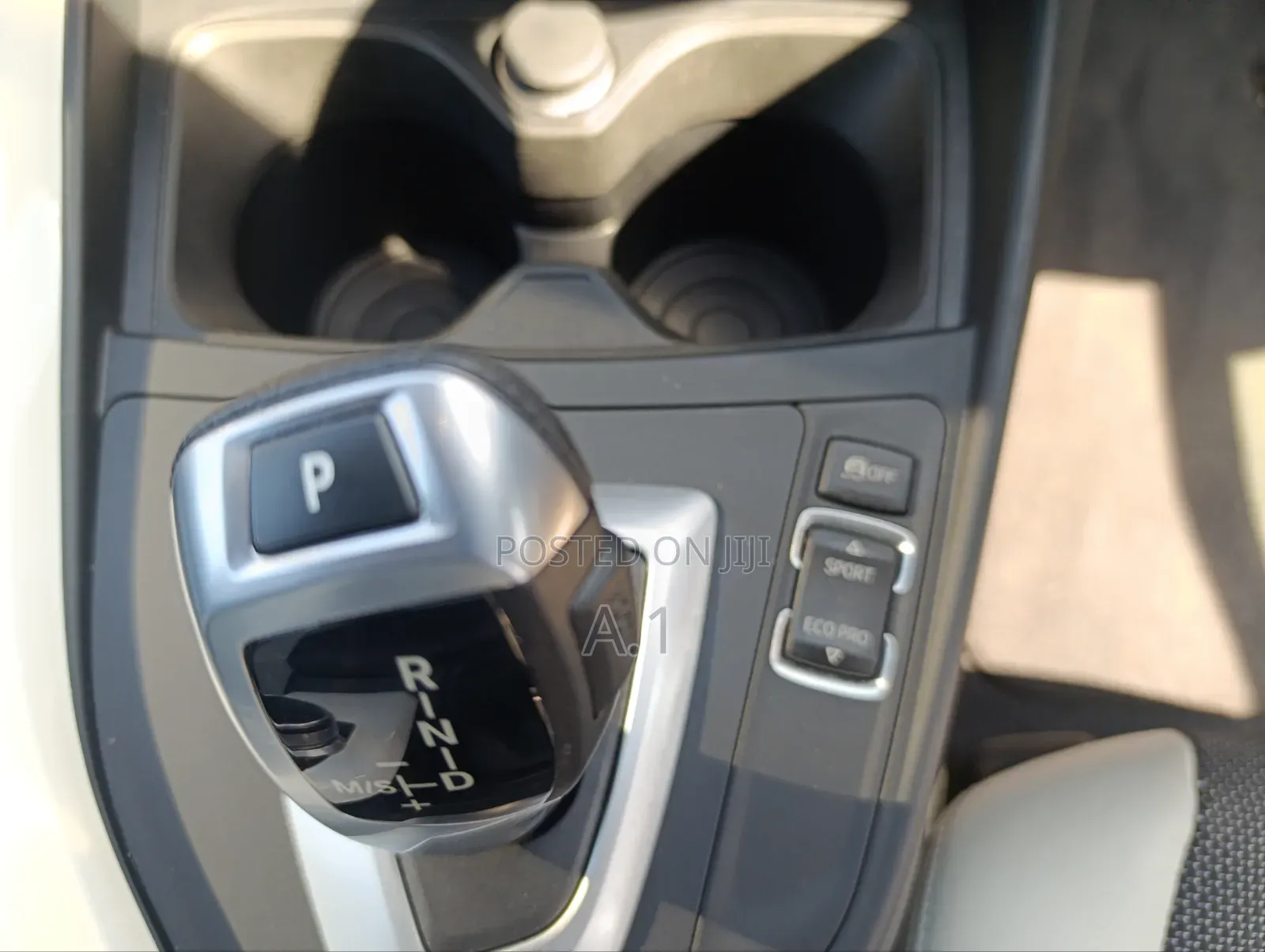 BMW 118i 2019 Off white