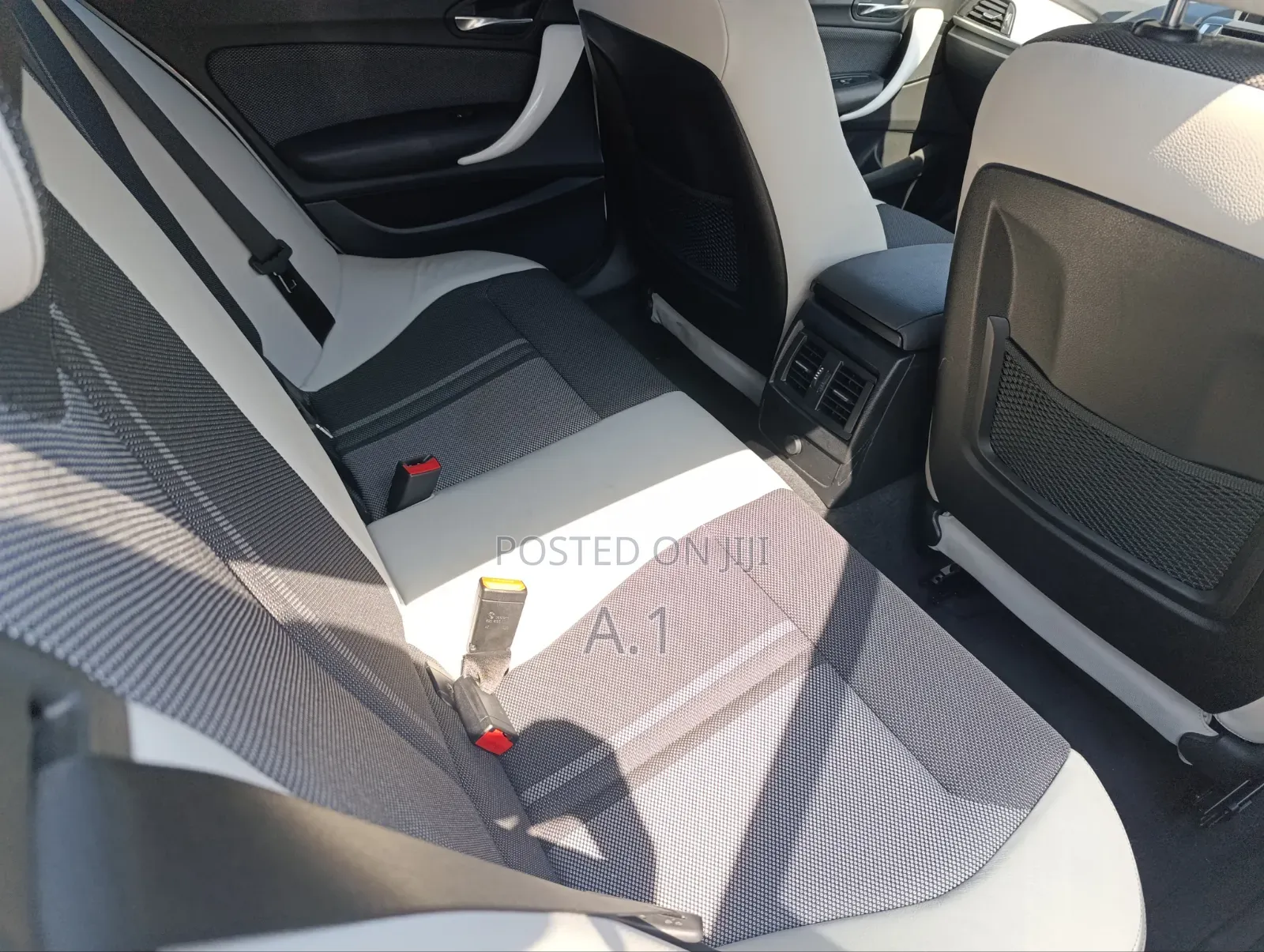 BMW 118i 2019 Off white