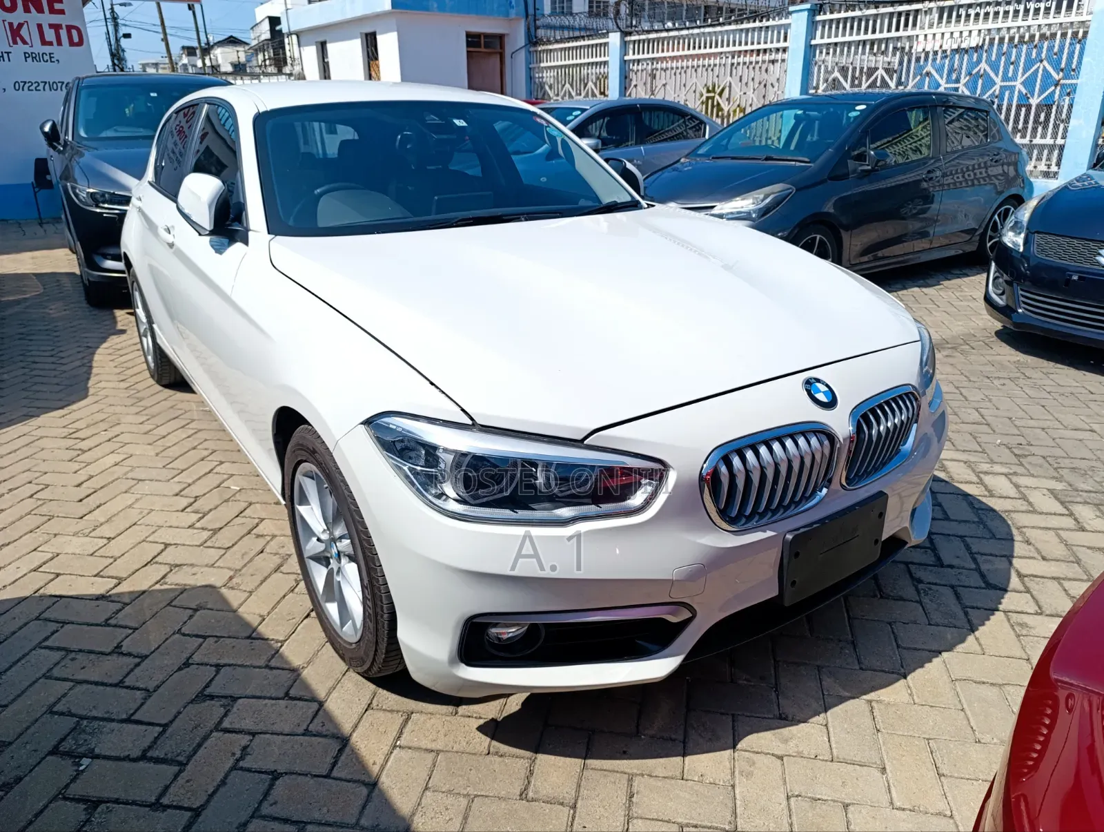 BMW 118i 2019 Off white