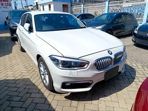 BMW 118i 2019 Off white