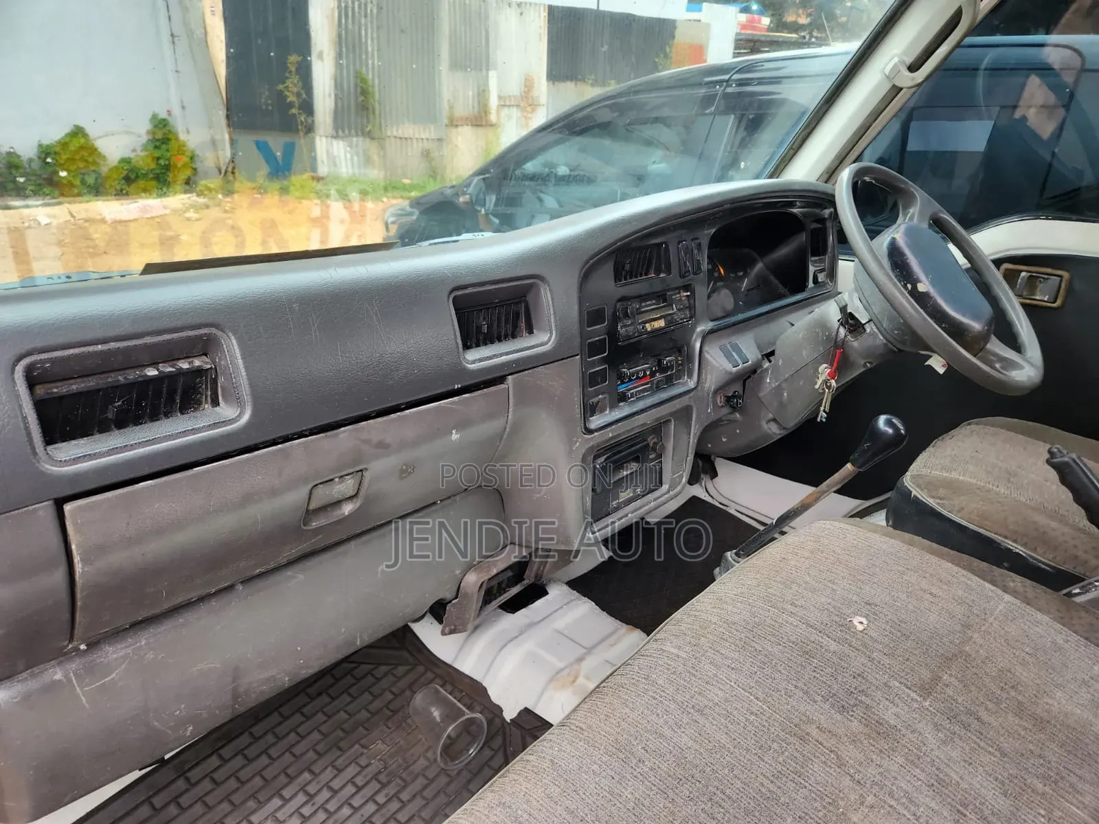 Nissan Caravan (Urvan) 2008 White