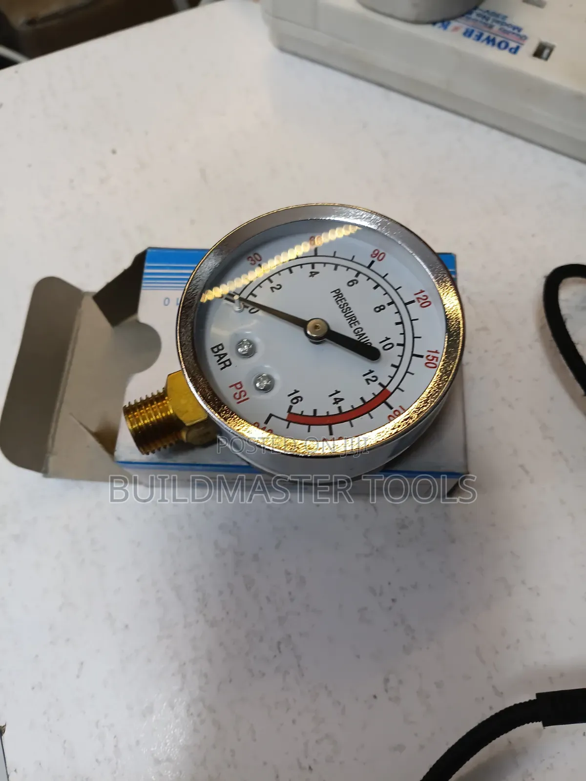 Dual-Scale Pressure Gauge