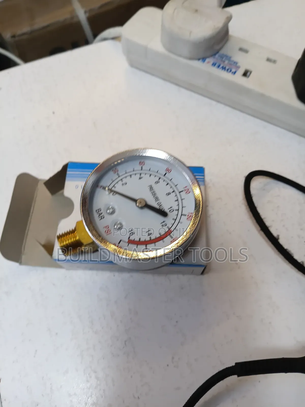 Dual-Scale Pressure Gauge