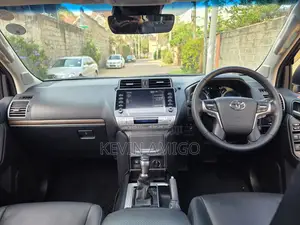 Toyota Land Cruiser Prado 2.8 2023 Black