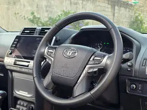 Toyota Land Cruiser Prado 2.8 2023 Black