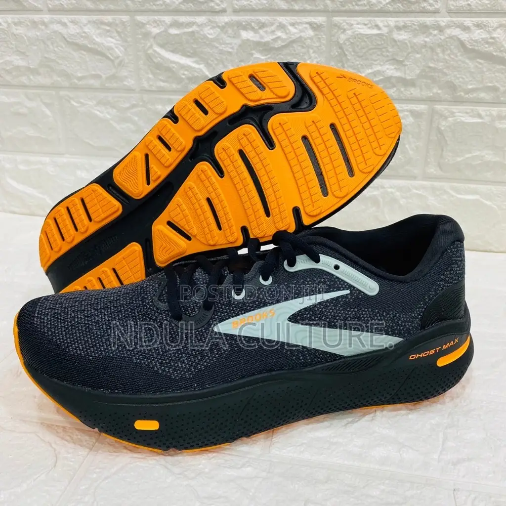 Brooks Ghost Max Runners