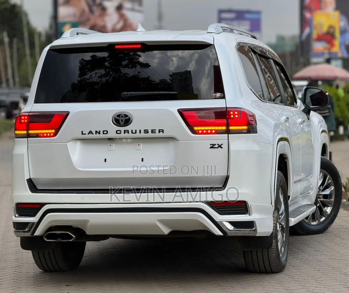 Toyota Land Cruiser LC300 2022