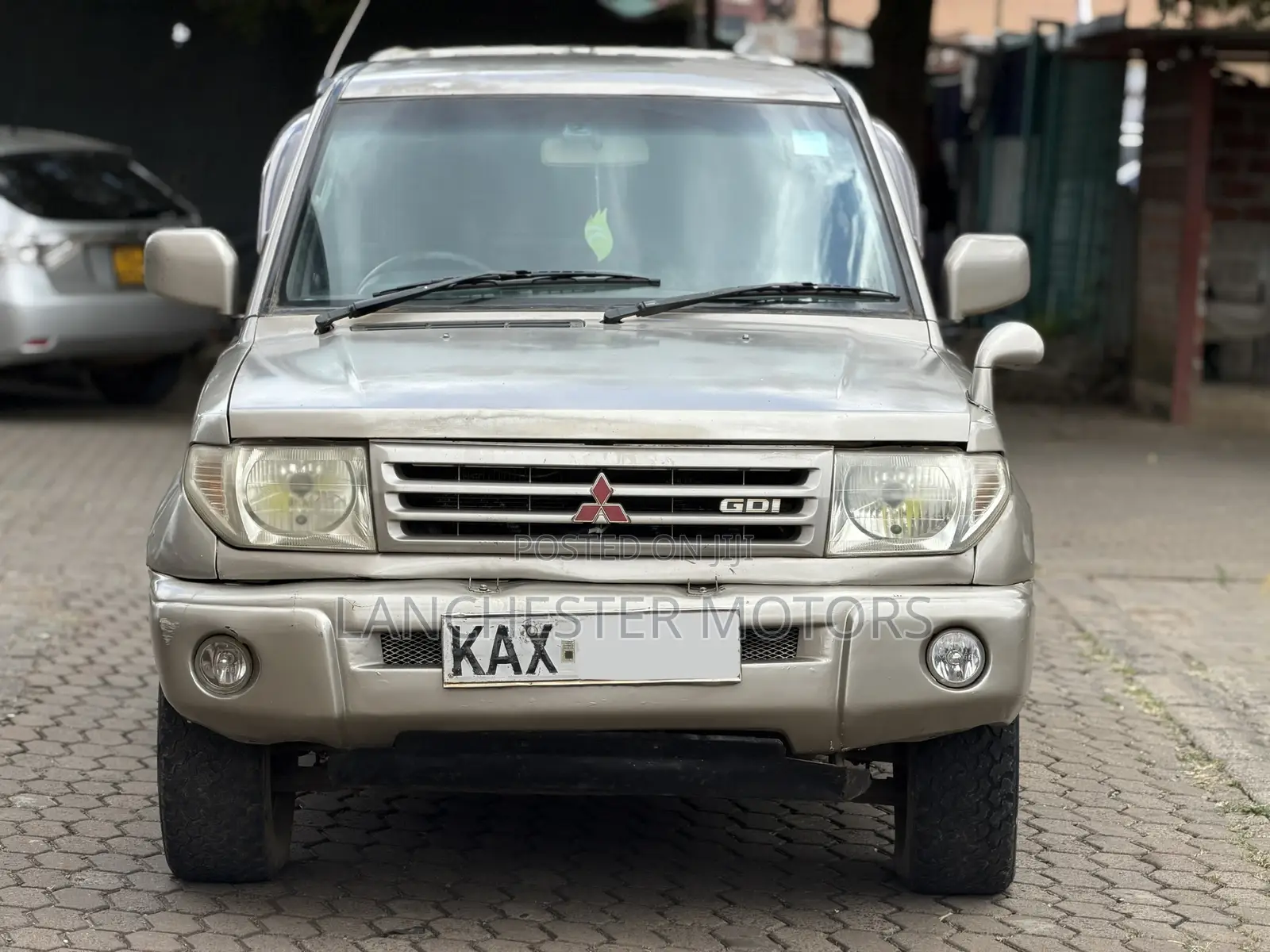 Mitsubishi Pajero IO 2000 Silver