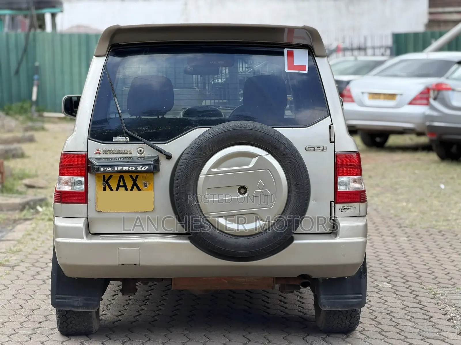 Mitsubishi Pajero IO 2000 Silver