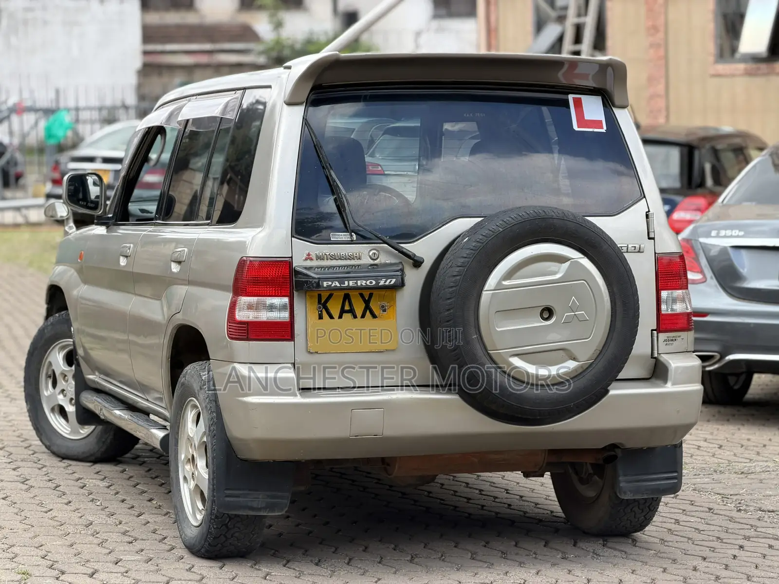 Mitsubishi Pajero IO 2000 Silver