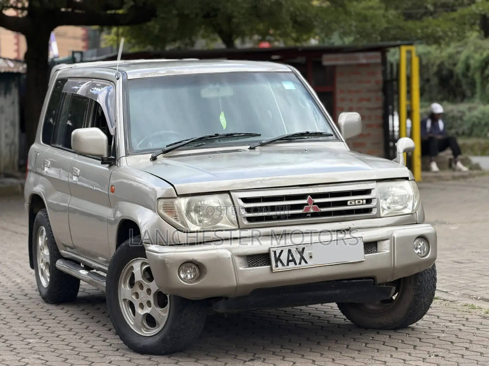 Mitsubishi Pajero IO 2000 Silver