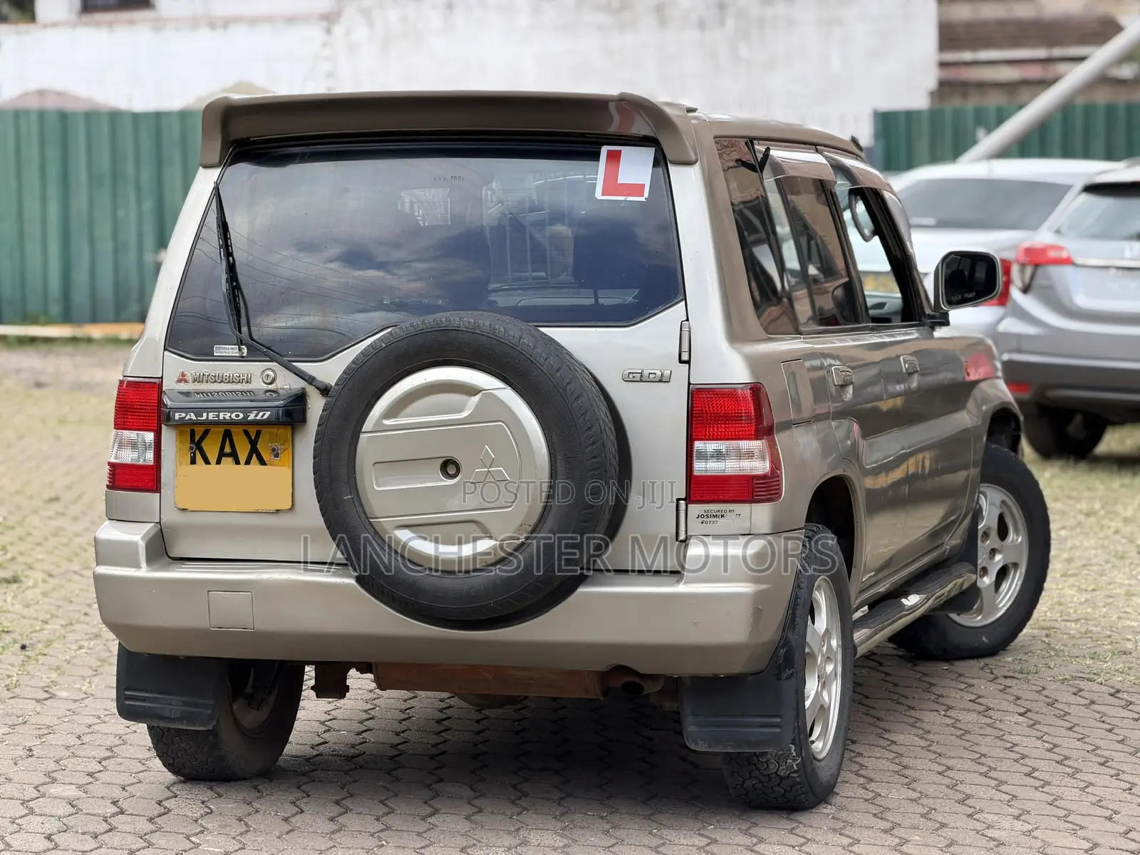 Mitsubishi Pajero IO 2000 Silver