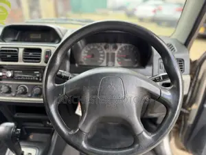 Mitsubishi Pajero IO 2000 Silver