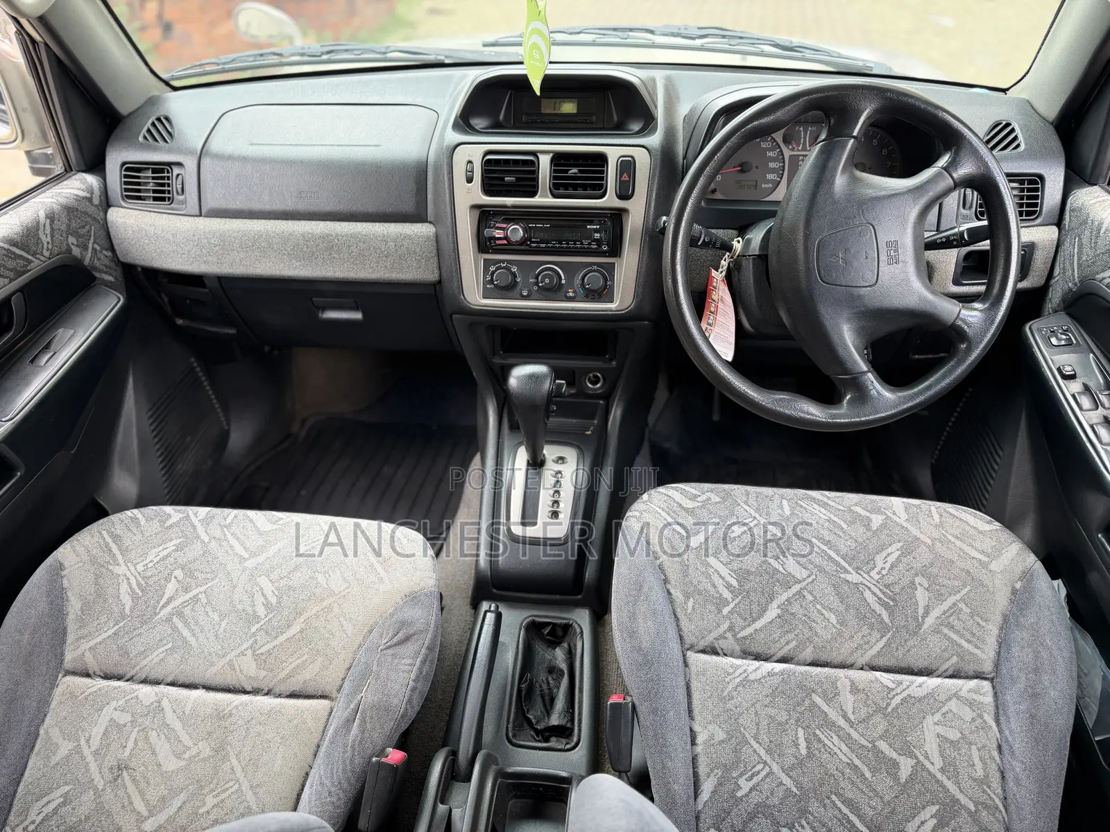 Mitsubishi Pajero IO 2000 Silver