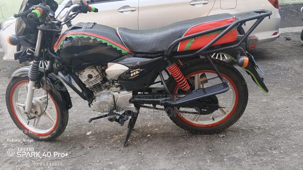 TVS HLX Plus ES 2025 Black