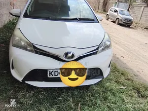 Toyota Vitz 2014 White