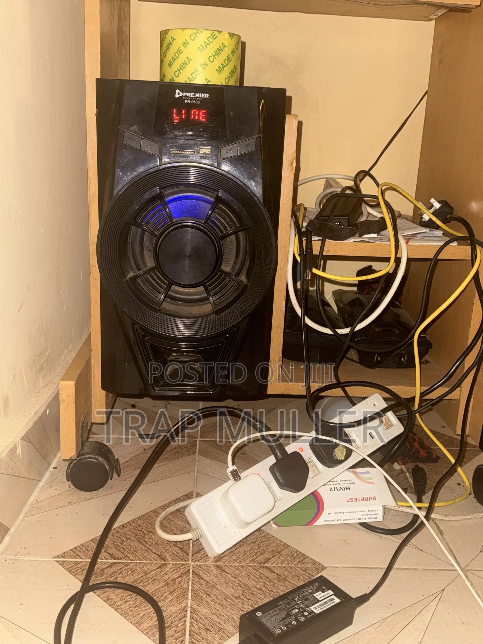 Vitron 50” Smart TV + 3.1 Woofer