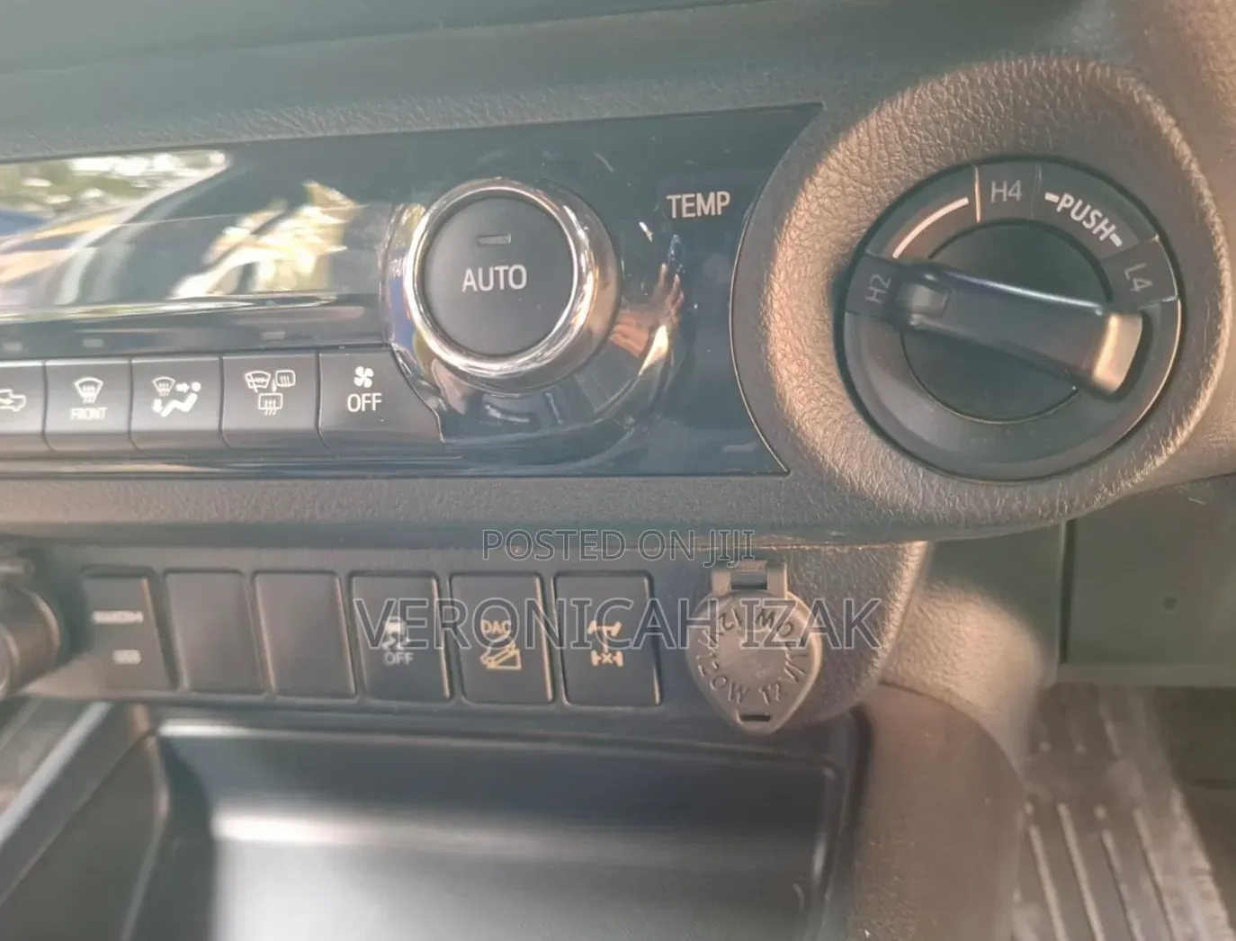 Toyota Hilux 2018 Black