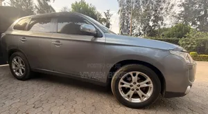 Mitsubishi Outlander 2013 Silver
