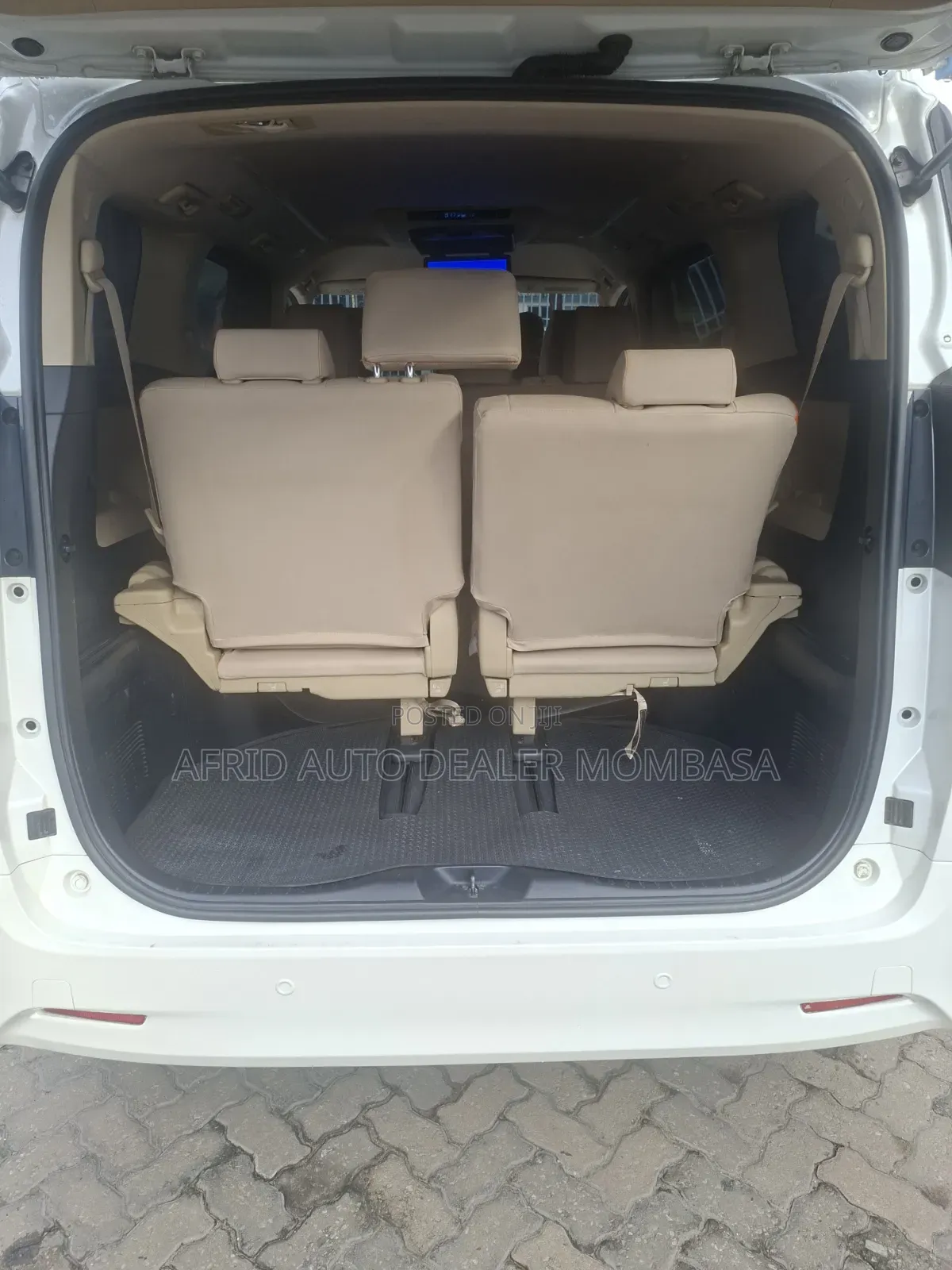 Toyota Vellfire 2018 White