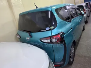 Toyota Sienta 2019 Blue