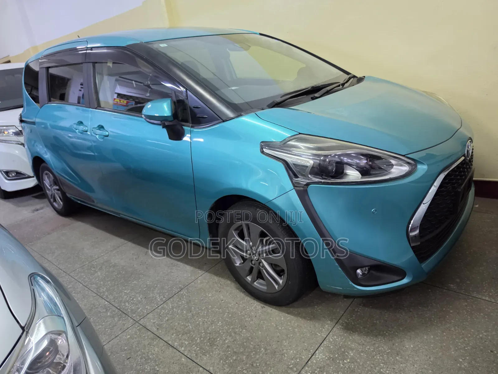 Toyota Sienta 2019 Blue