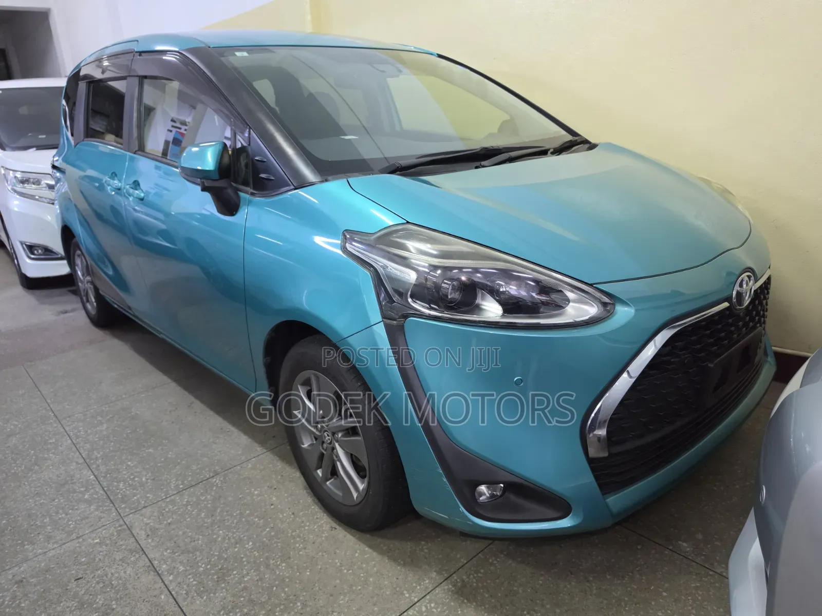 Toyota Sienta 2019 Blue