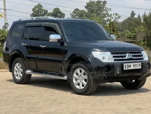 Mitsubishi Pajero 2010 Black