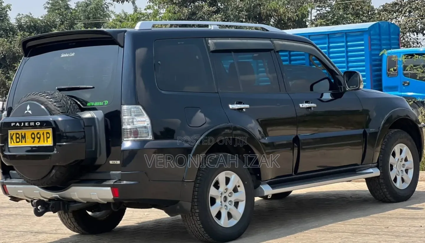 Mitsubishi Pajero 2010 Black