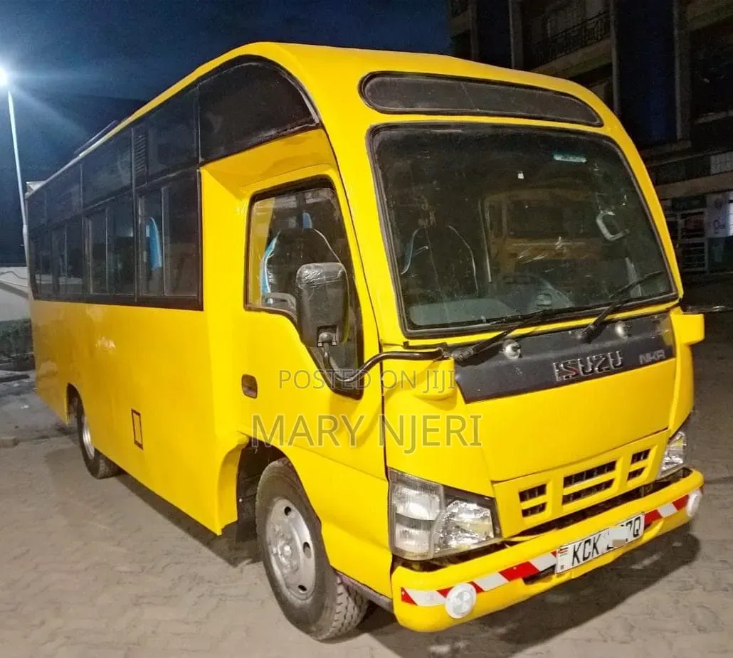 Isuzu Executive Bus 2015 Yellow