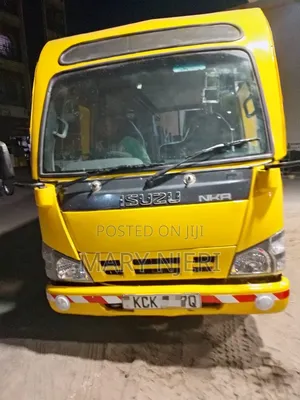 Isuzu Executive Bus 2015 Yellow