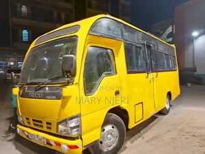 Isuzu Executive Bus 2015 Yellow