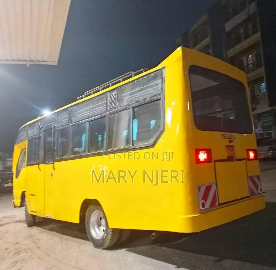 Isuzu Executive Bus 2015 Yellow