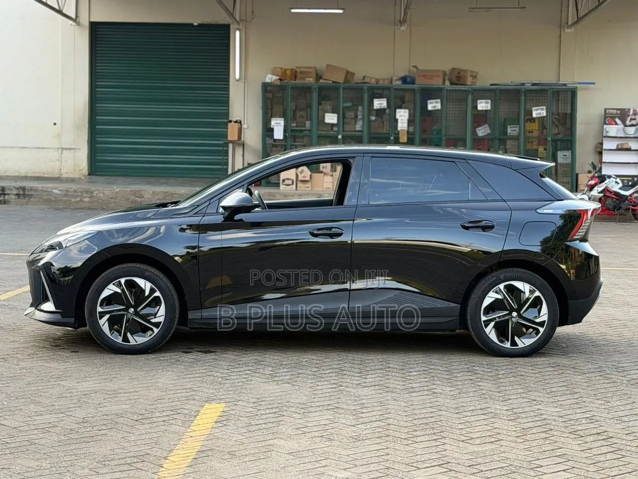 MG MG4 EV 2022 Black