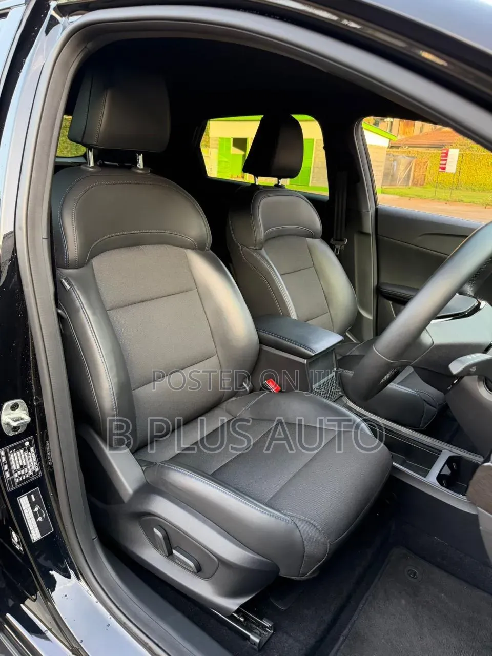 MG MG4 EV 2022 Black