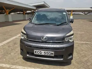 Toyota Voxy V 2WD 7-Seater 2011 Black