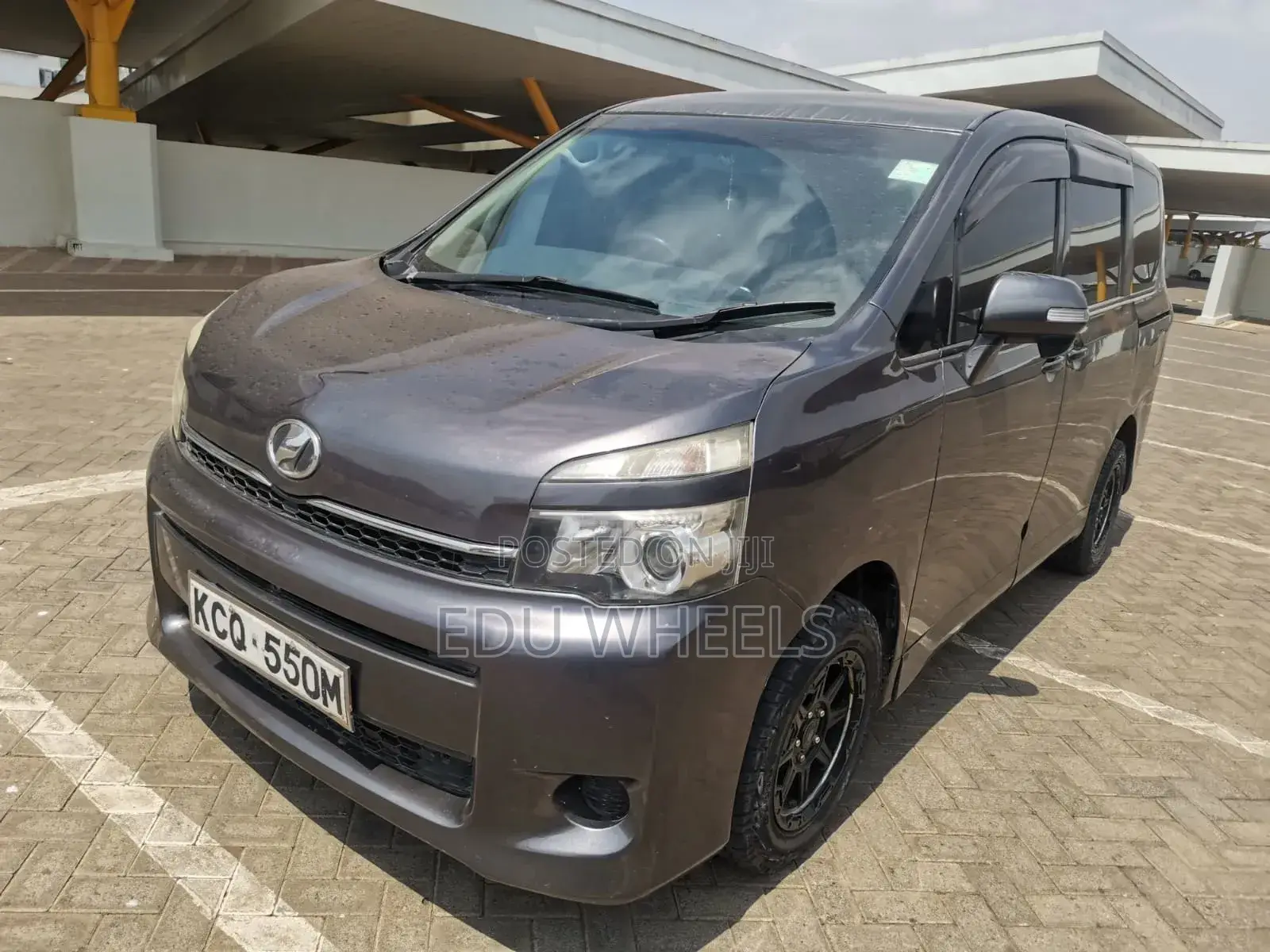 Toyota Voxy V 2WD 7-Seater 2011 Black