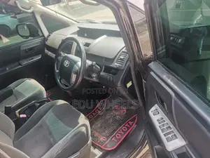 Toyota Voxy V 2WD 7-Seater 2011 Black