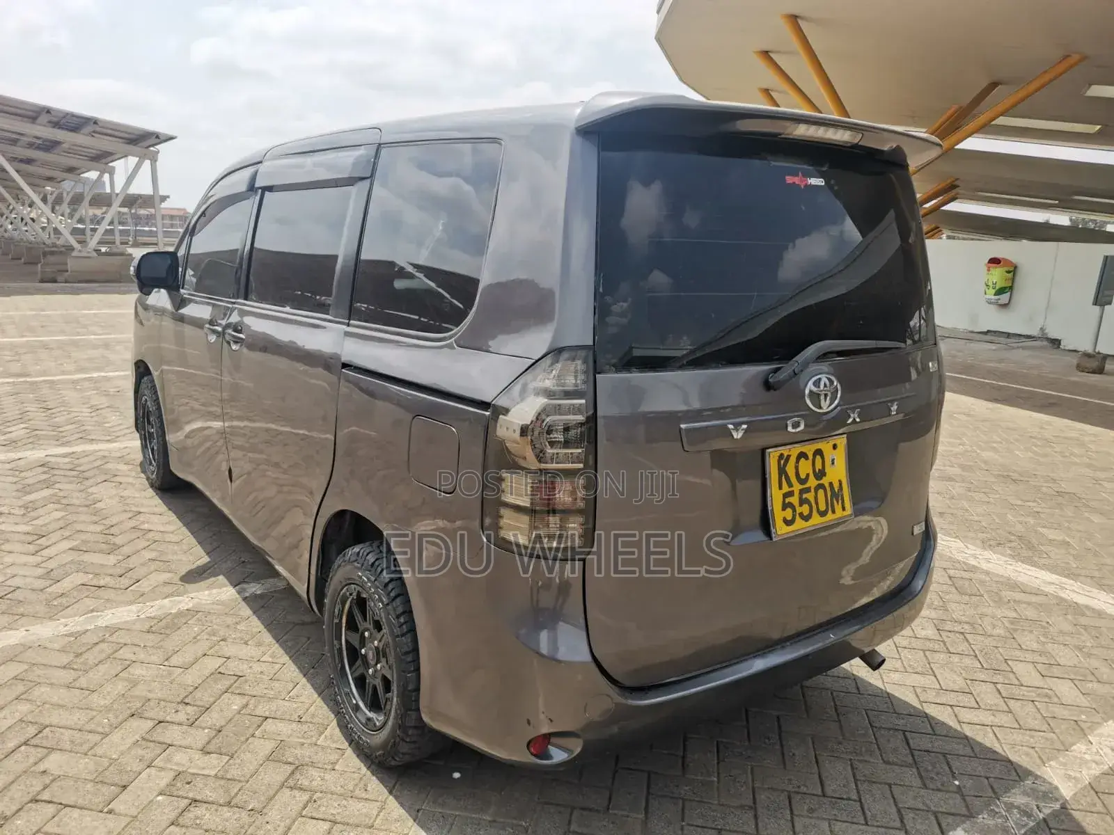 Toyota Voxy V 2WD 7-Seater 2011 Black