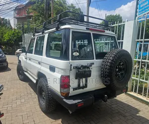 Toyota Land Cruiser 2019 White