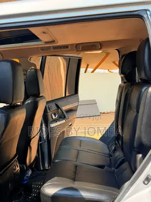 Mitsubishi Pajero 2016 Blue