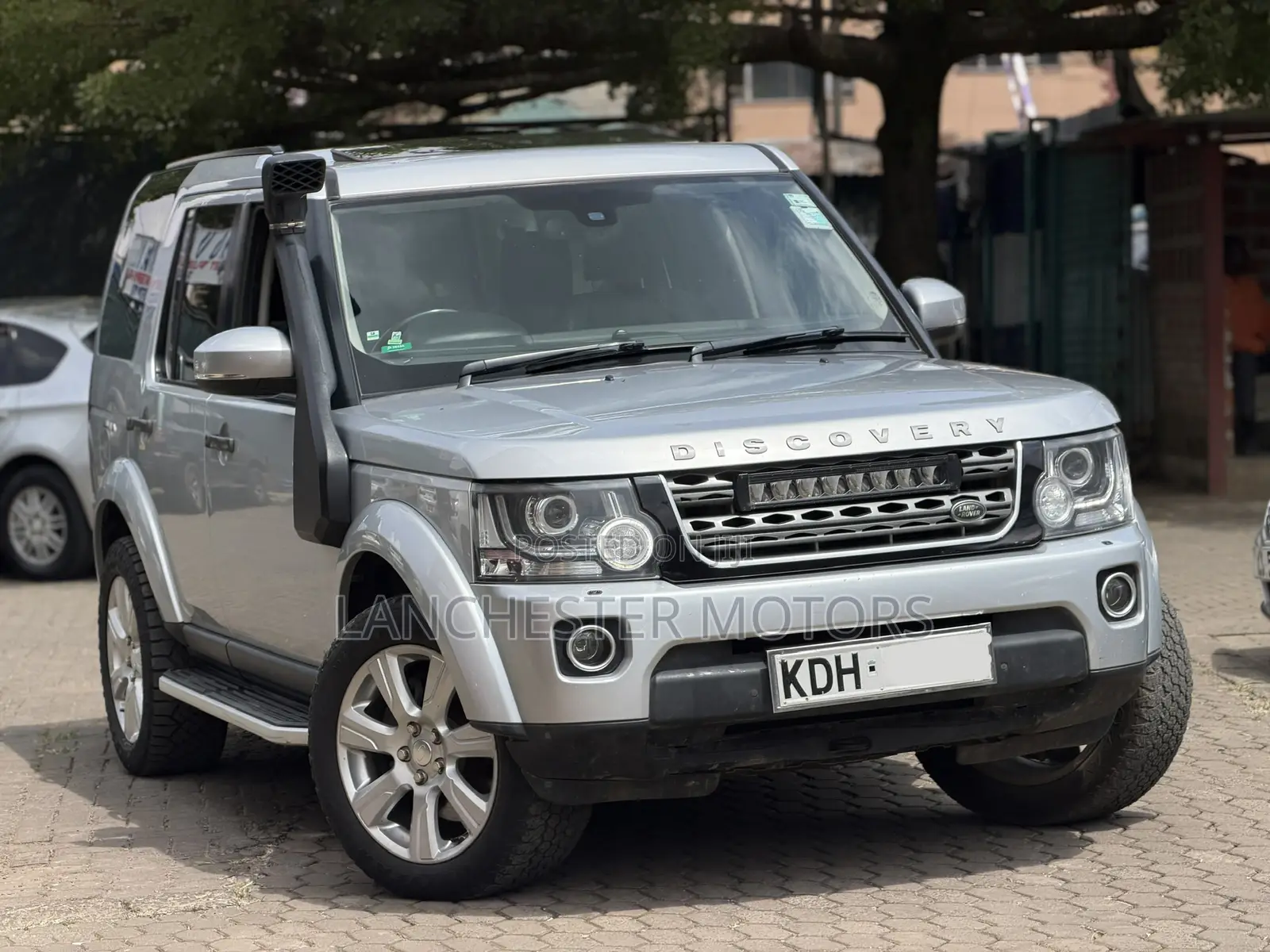 Land Rover Discovery 2015 Silver