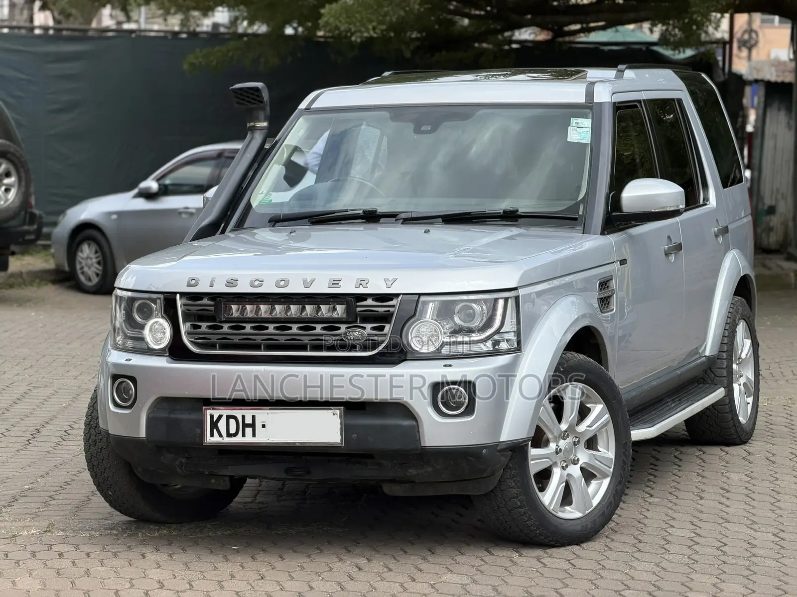 Land Rover Discovery 2015 Silver