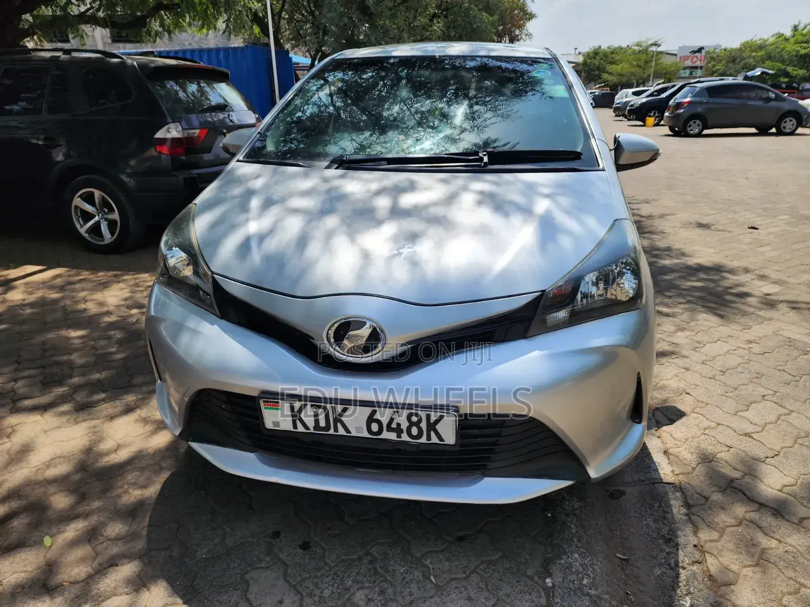 Toyota Vitz 2015 Silver