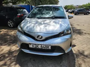 Toyota Vitz 2015 Silver