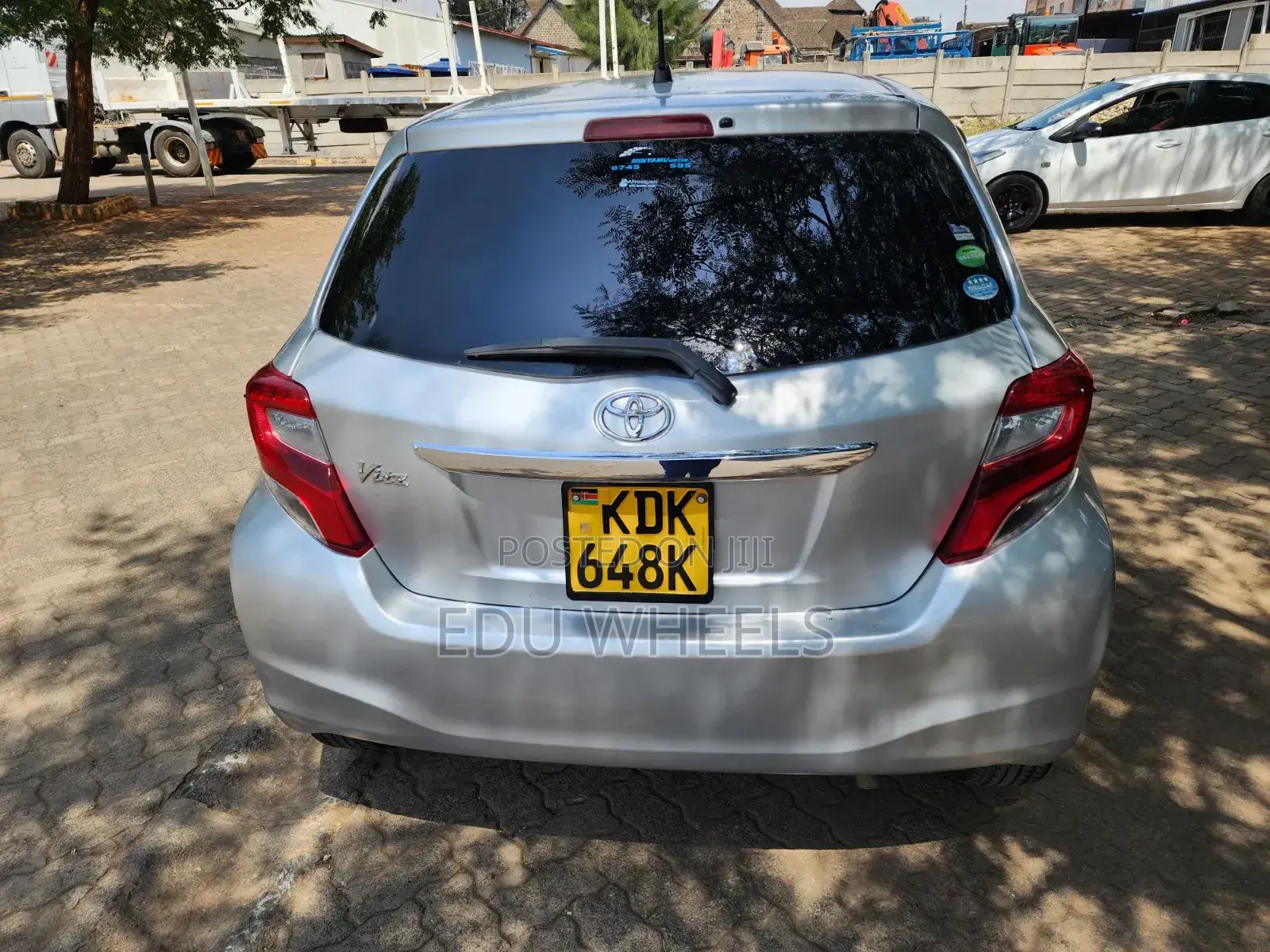 Toyota Vitz 2015 Silver