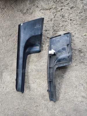 Toyota Passo Windscreen Finisher (Condoms)