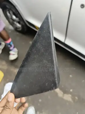 Finisher /Triangle Nissan Note