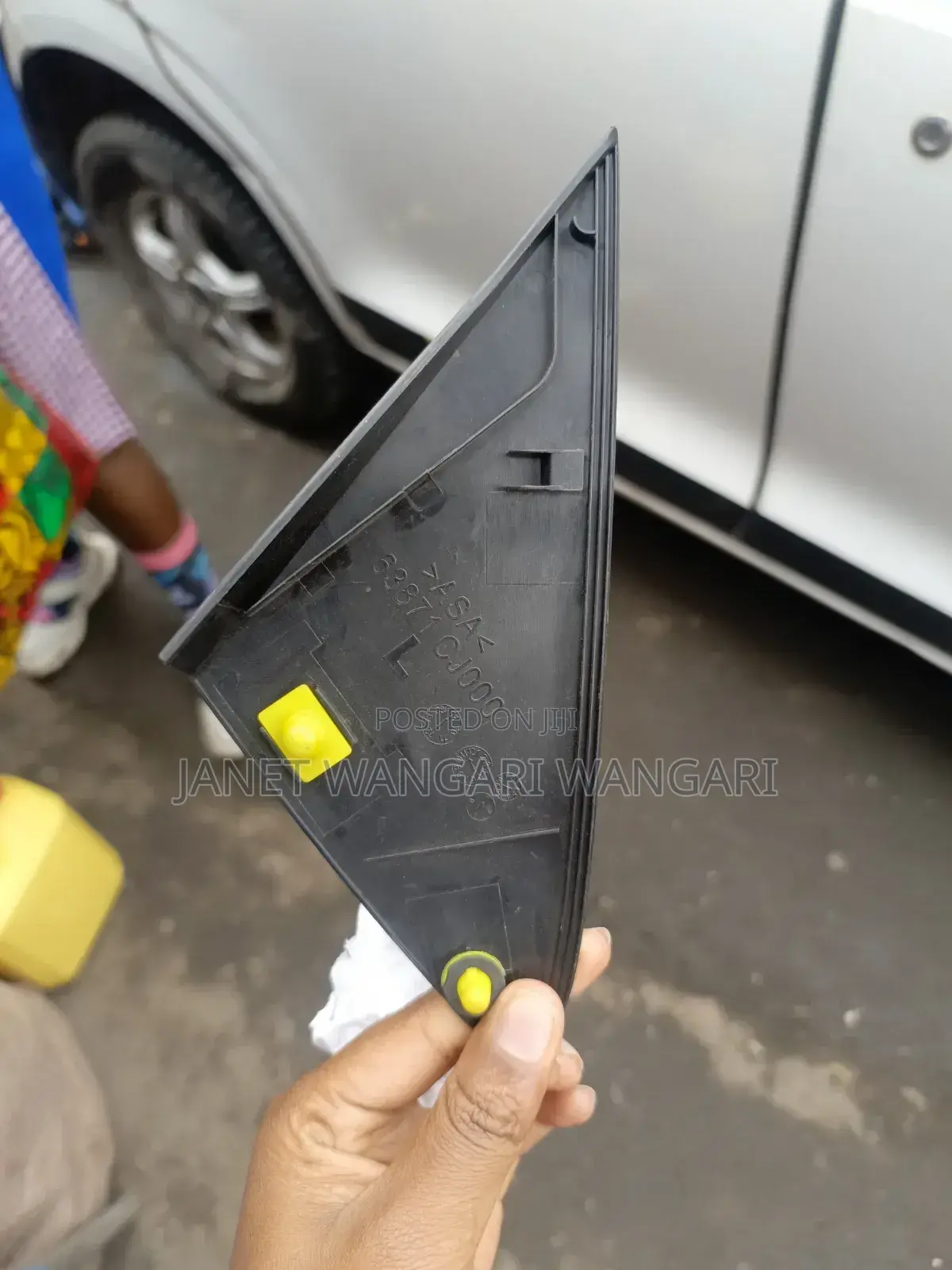 Finisher /Triangle Nissan Note